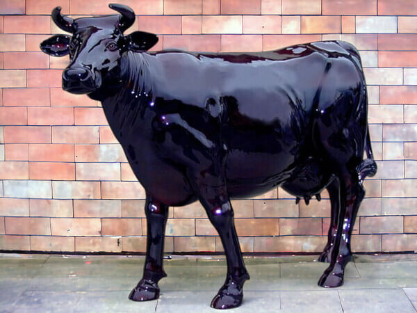 Black-Cow-Kunst-Kuh-in-Schwarz-glaenzend