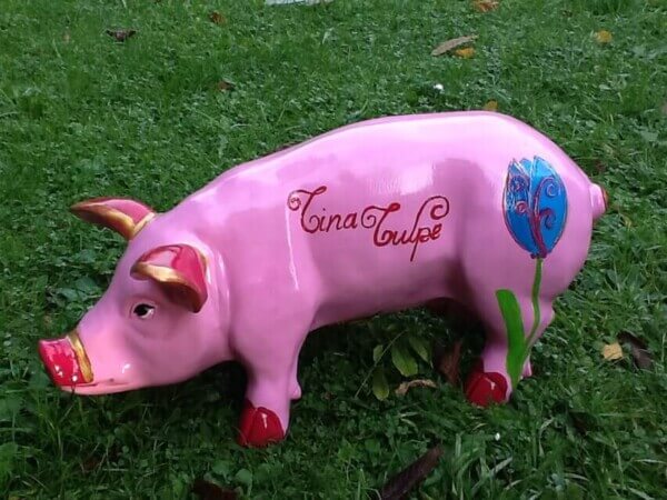 Kunst Schwein Tina Tulpe