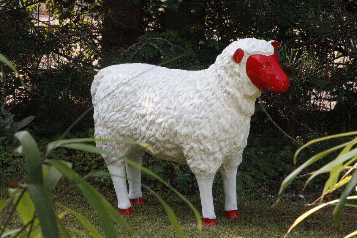 Kunst Schaf Kunterbunt rotes Gesicht