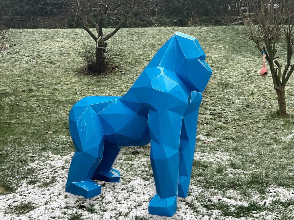 Origami Deko Gorilla für den Garten blau