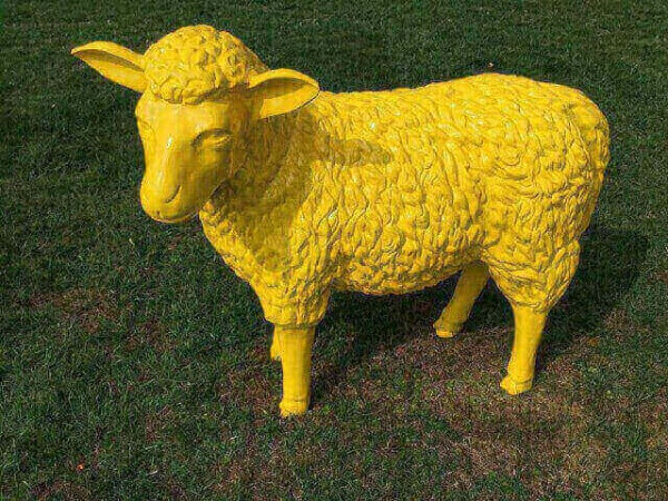 Deko Schaf in gelb für Garten