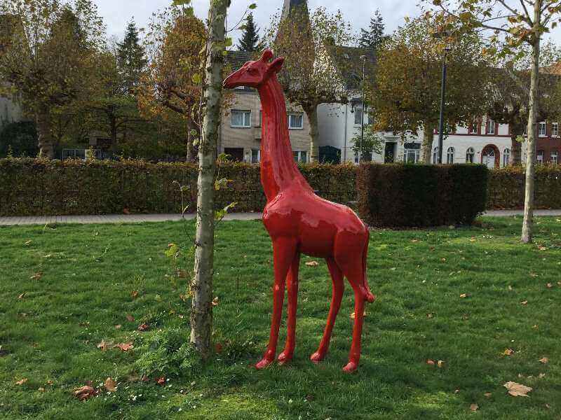 Deko Kunst Giraffe in rot hochglaenzend