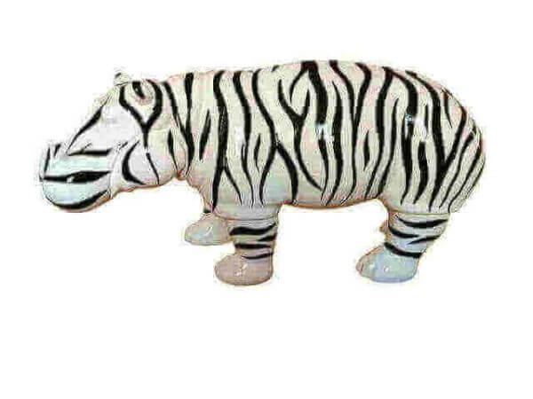 Deko Nilpferd im Zebra Look