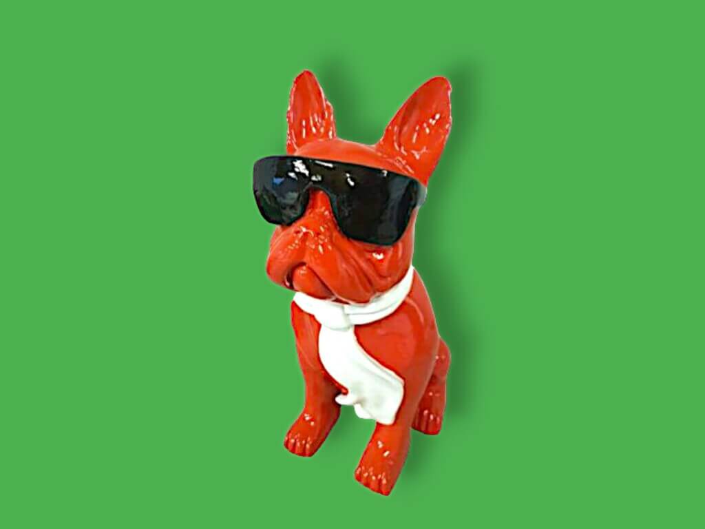 franzoesische-Bulldogge-rot-mit-Sonnenbrille-rot