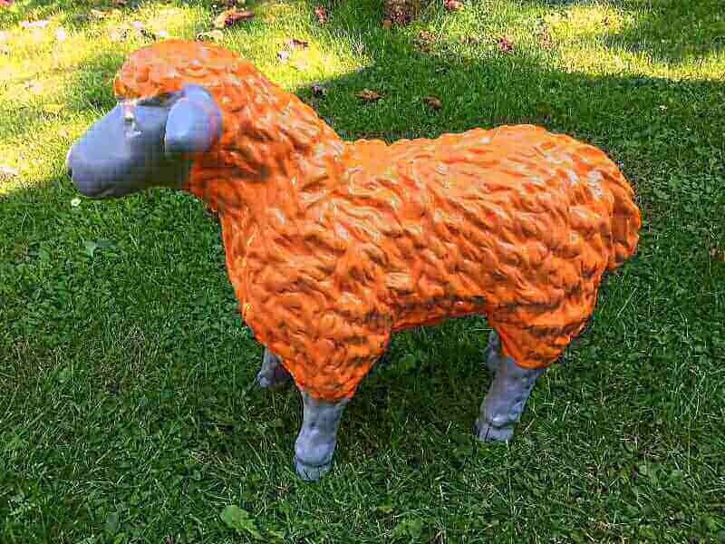 Deko Lamm in der Farbe orange