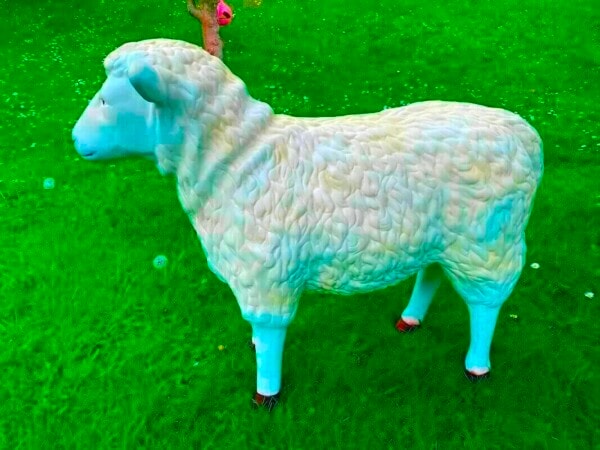Deko Kunst Schaf für den Garten