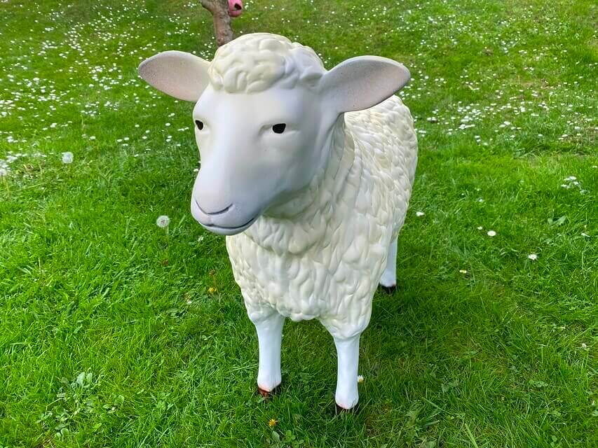Schaf natürlich bemalt