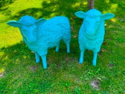 Zwei Deko Kunst Schafe Pastell Türkis