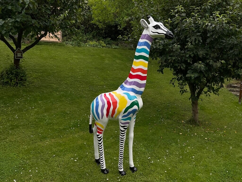 Dekoration Giraffe Skulptur Zebra bunt Design