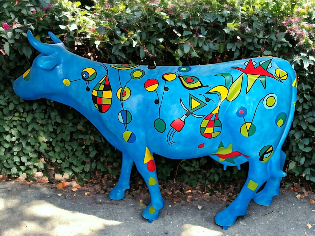 Kreative Deko Kunst Kuh aus GFK blau