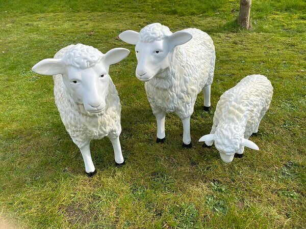 Deko Kunst Schafe und Lamm